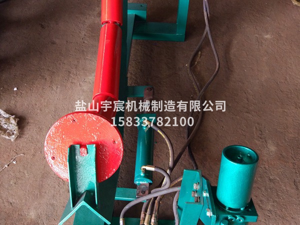 液壓調(diào)偏托輥 (1)